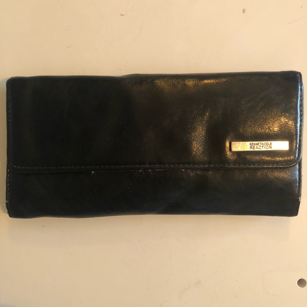 Kenneth Cole wallet in black